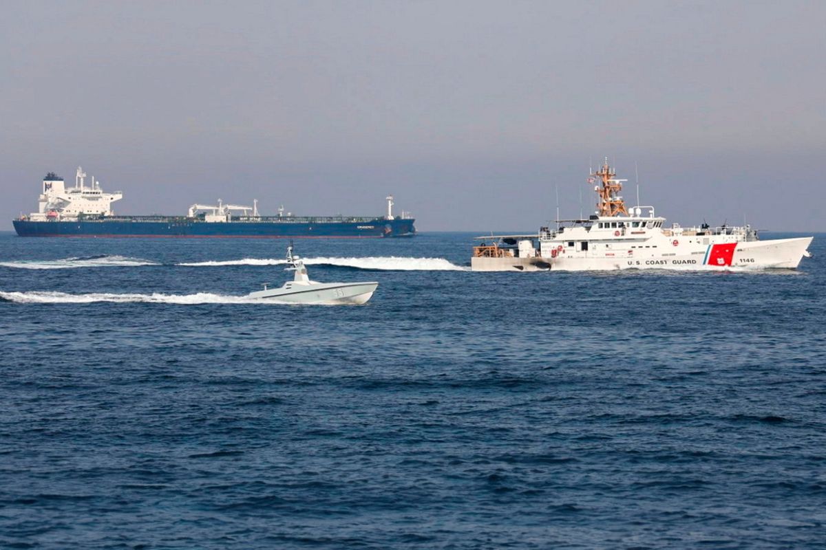 İran\'a 6 milyar dolarlık abluka darbesi! ABD 41 tankerin rotasını değiştirdi