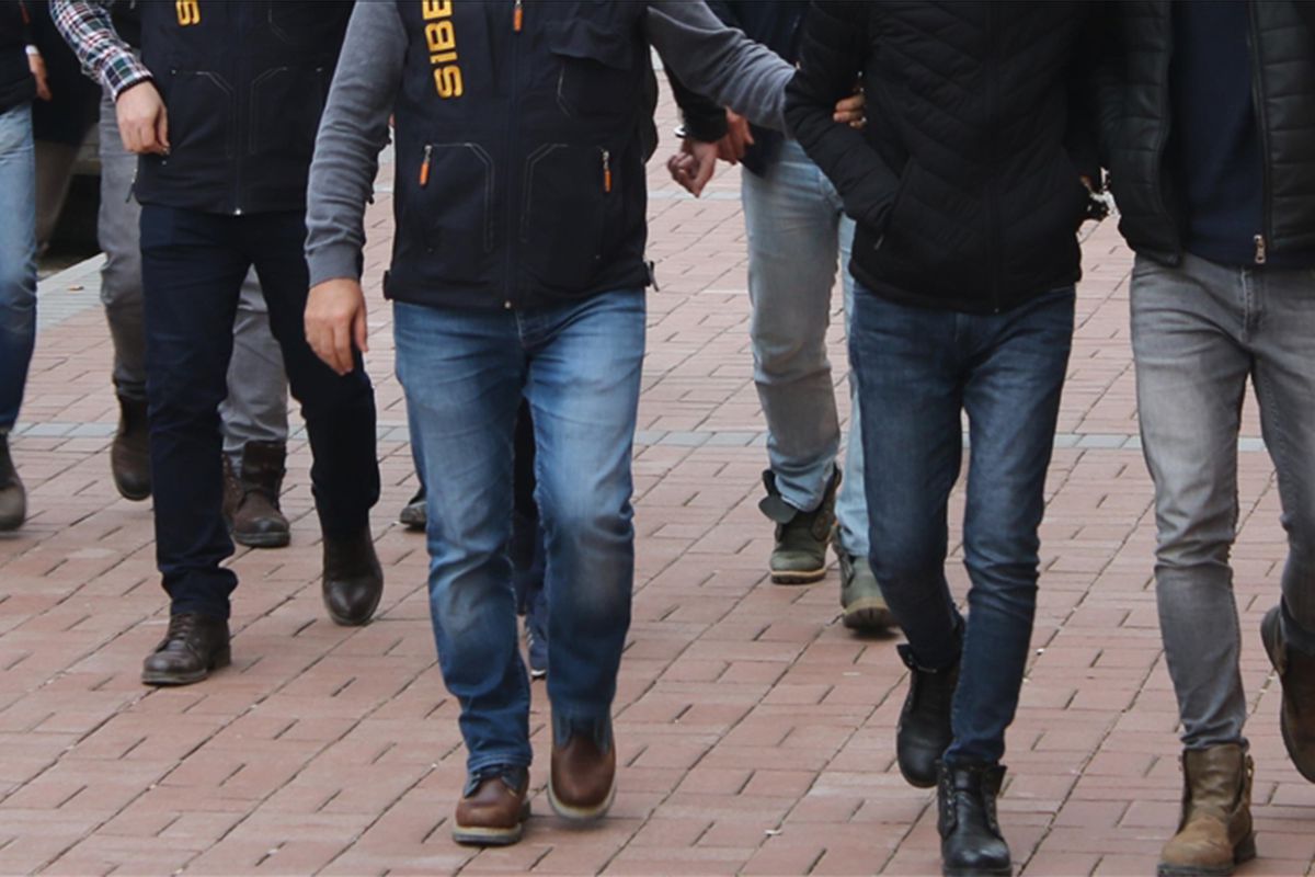 İstanbul merkezli 3 ilde alkol kaçakçılığı ve kara para operasyonu: 11 gözaltı