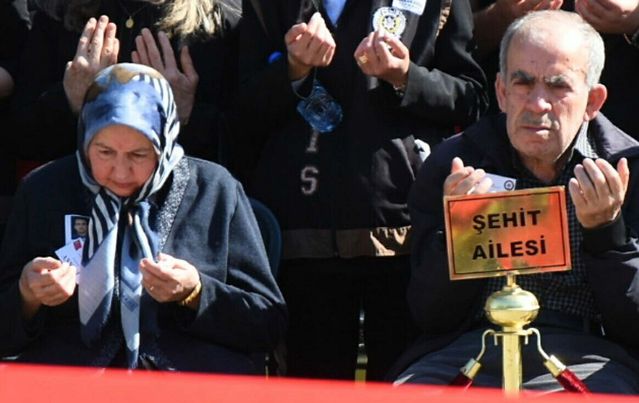 İzmir’de trafik kazasında şehit olan polis memuru için tören düzenlendi