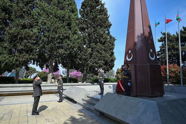 Kara Kuvvetleri Komutanı Orgeneral Tokel, Azerbaycan’da temaslarda bulundu