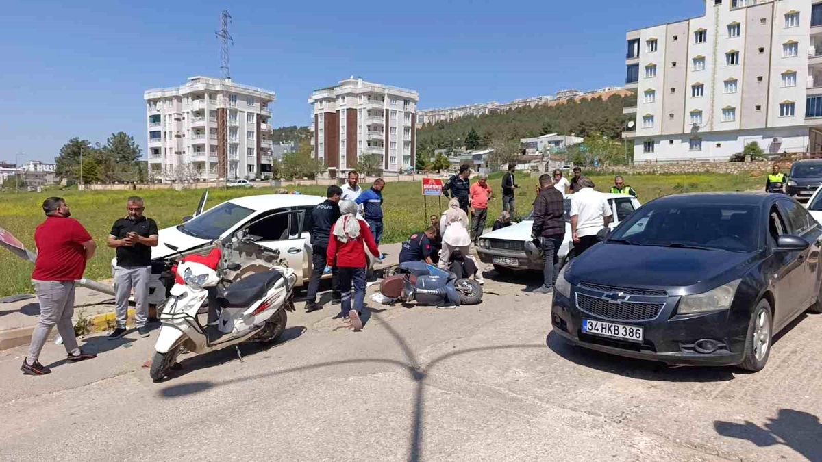 Adıyaman\'da Trafik Kazası: 3 Yaralı