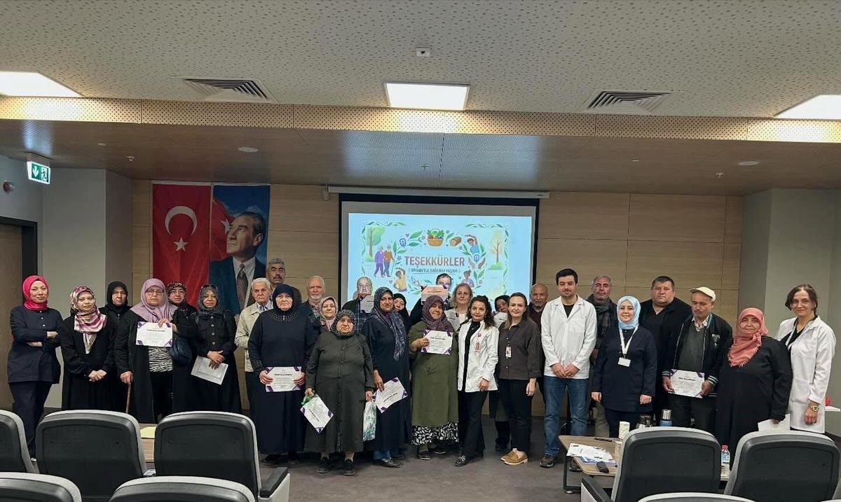 Kütahya\'da Diyabet Okulu Eğitimi Başarıyla Tamamlandı