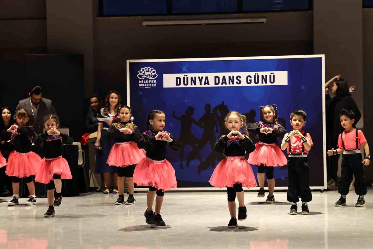 Nilüfer\'de dans şöleni