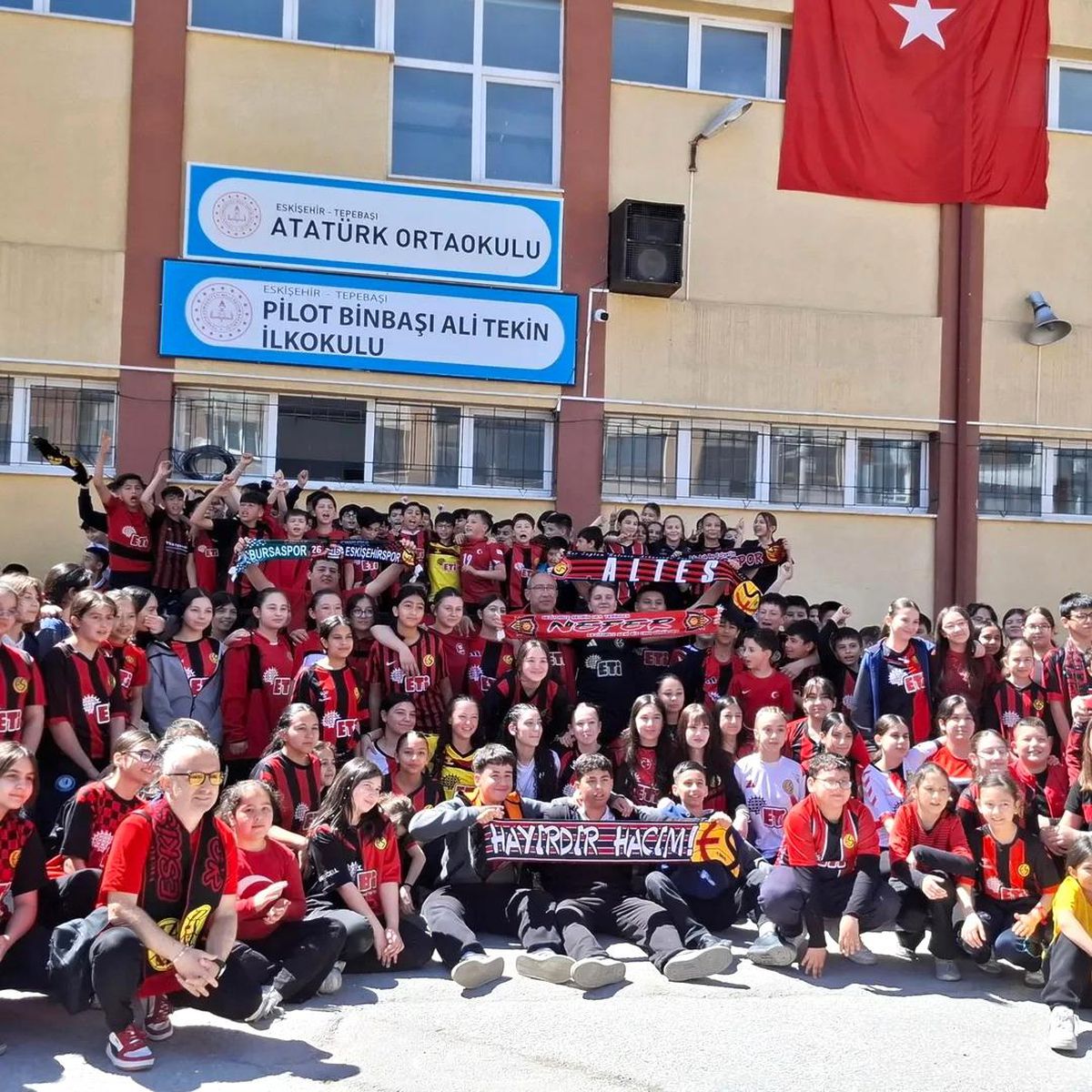 Miniklerden Eskişehirspor\'a Destek