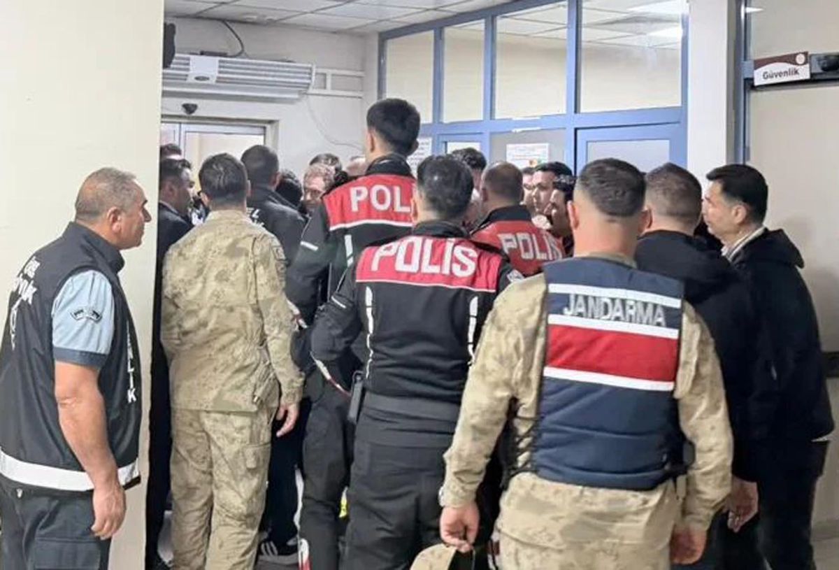 Ortaokul öğrencisi tüfekle oynarken kazara arkadaşını vurdu