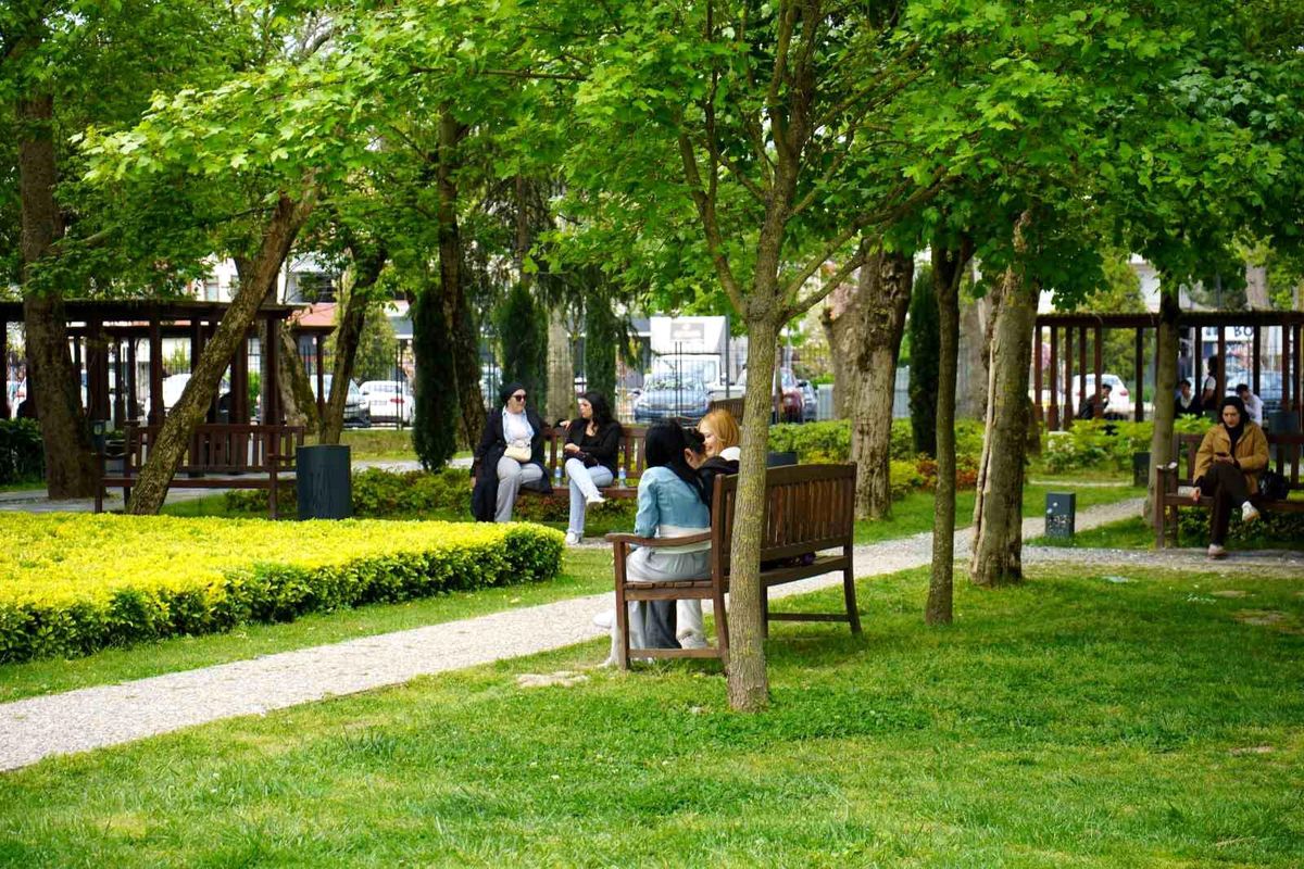 Sakarya\'da Güneşli Hava Vatandaşları sokağa Döktü