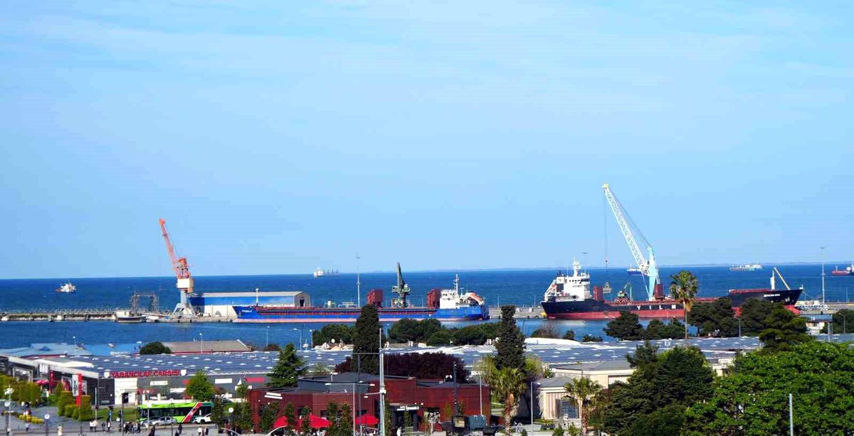 Samsun\'da İhracat Düştü, İthalat Artış Gözlemlandı