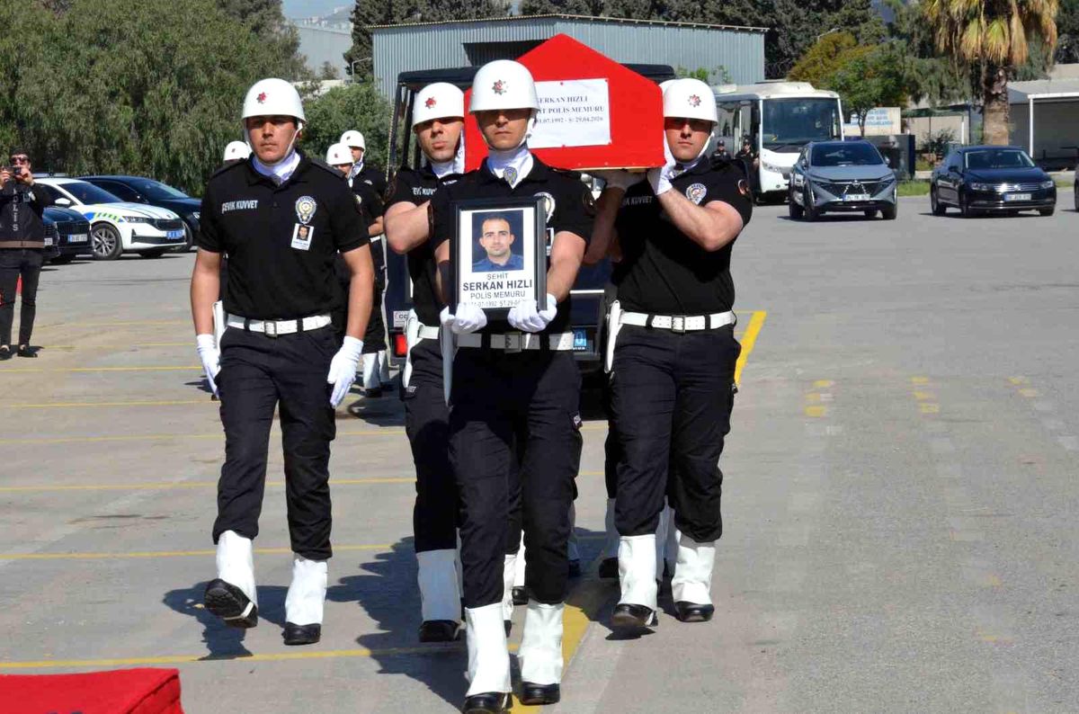 Şehit Polis Serkan Hızlı, İzmir\'den dualarla uğurlandı