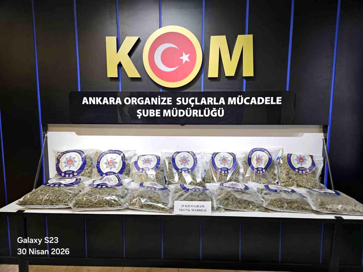 Ankara\'da Silah Kaçakçılığı İhbarında Uyuşturucu Ele Geçirildi