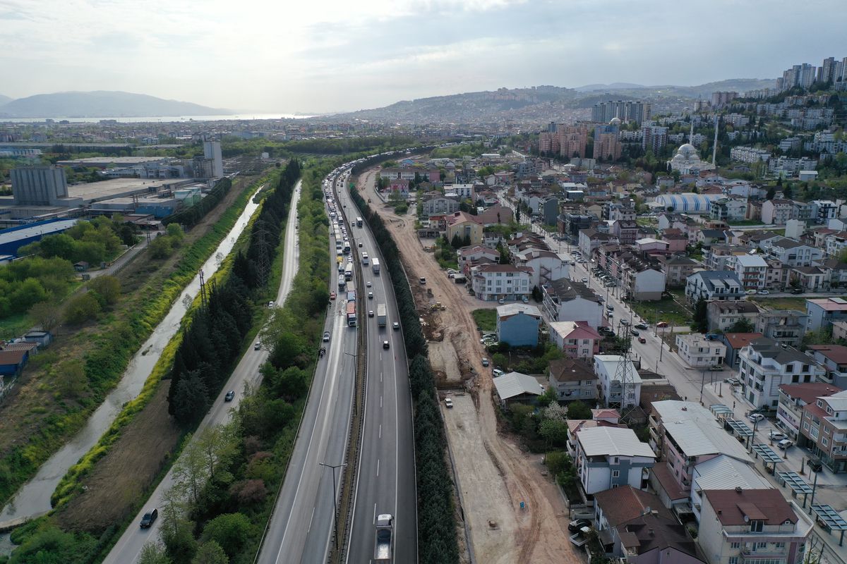 TEM Otoyolu\'nda Zincirleme TIR Kazası