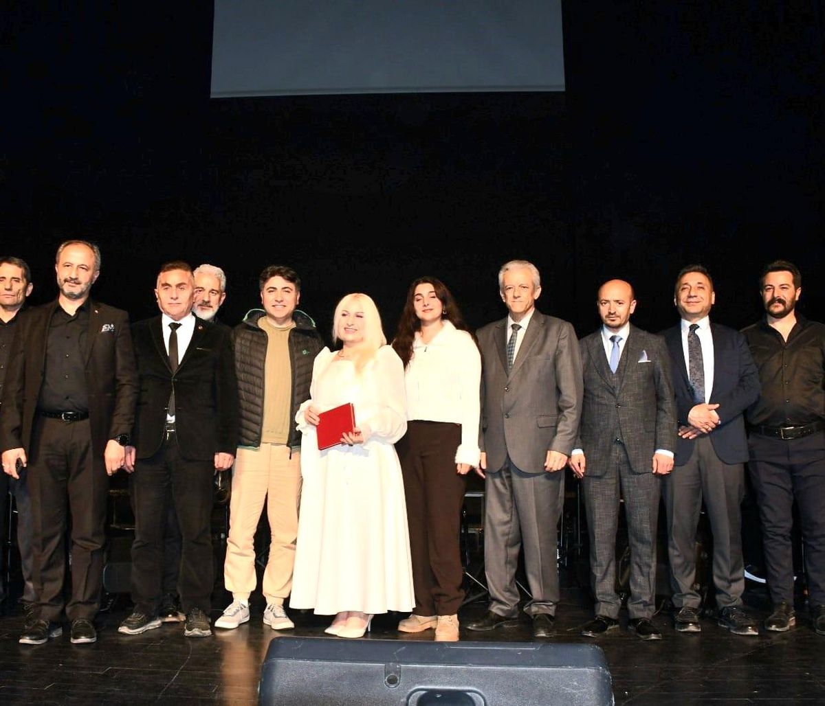 Eskişehir\'de Coşkulu Türkü Gecesi