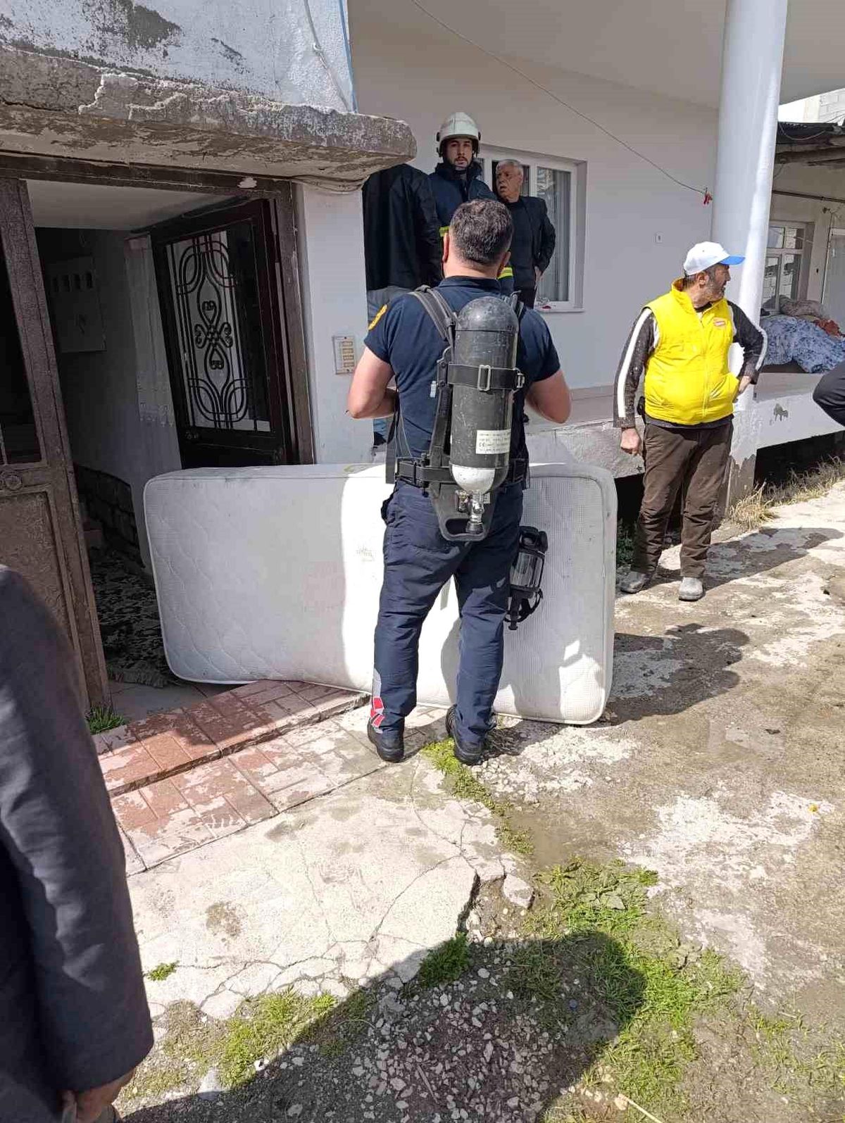 Tuşba\'da Ev Yangını Kontrol Altına Alındı