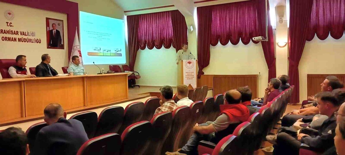 Afyonkarahisar\'da Şap Hastalığı Eğitimi