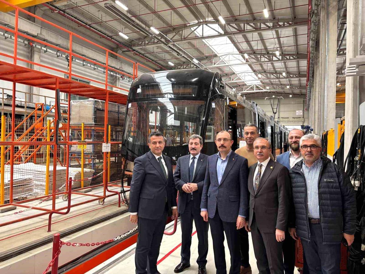 Yeni tramvayların ilki 2 Mayıs\'ta yola çıkıyor: 19 Mayıs\'ta hizmete girecek