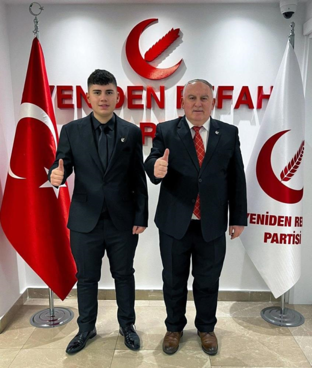 Yeniden Refahlı başkan bıçaklı saldırıda hayatını kaybetti