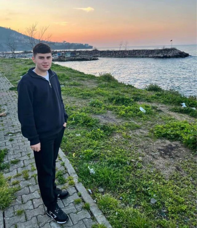 Yeniden Refahlı başkan bıçaklı saldırıda hayatını kaybetti
