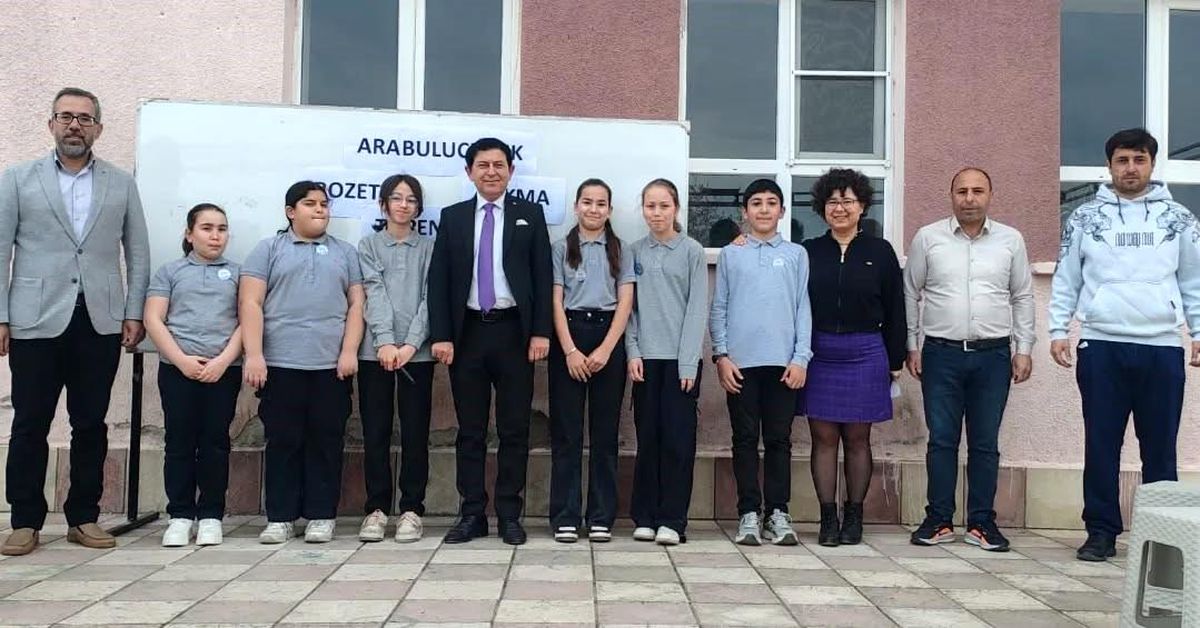 Öğrencilerden Akran Arabuluculuğu Tiyatro Gösterisi