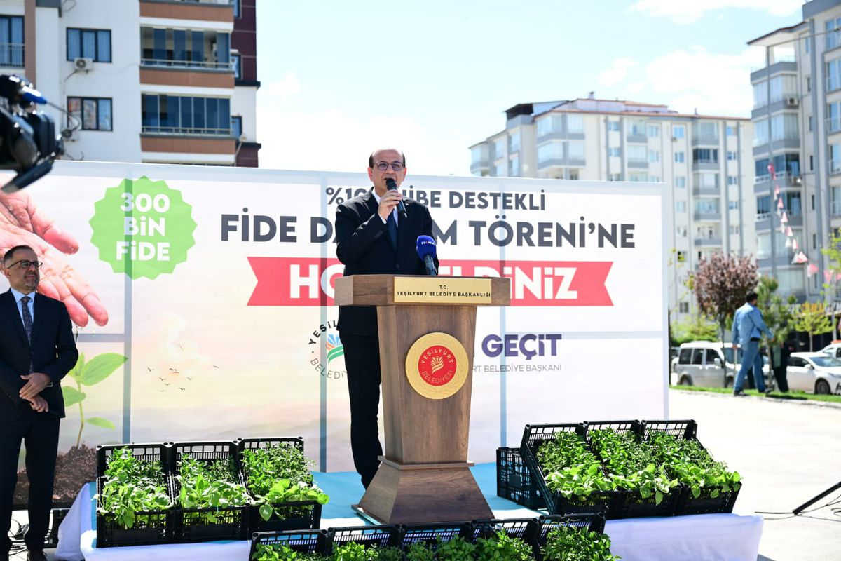 Yeşilyurt’ta çiftçiye 300 bin fide desteği