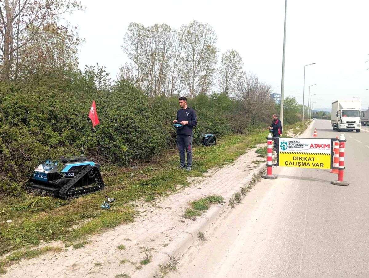 Zorlu araziler "çalı canavarı" ile temizleniyor