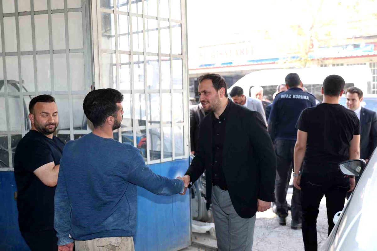 AK Parti 1 Mayıs\'ta işçileri unutmadı