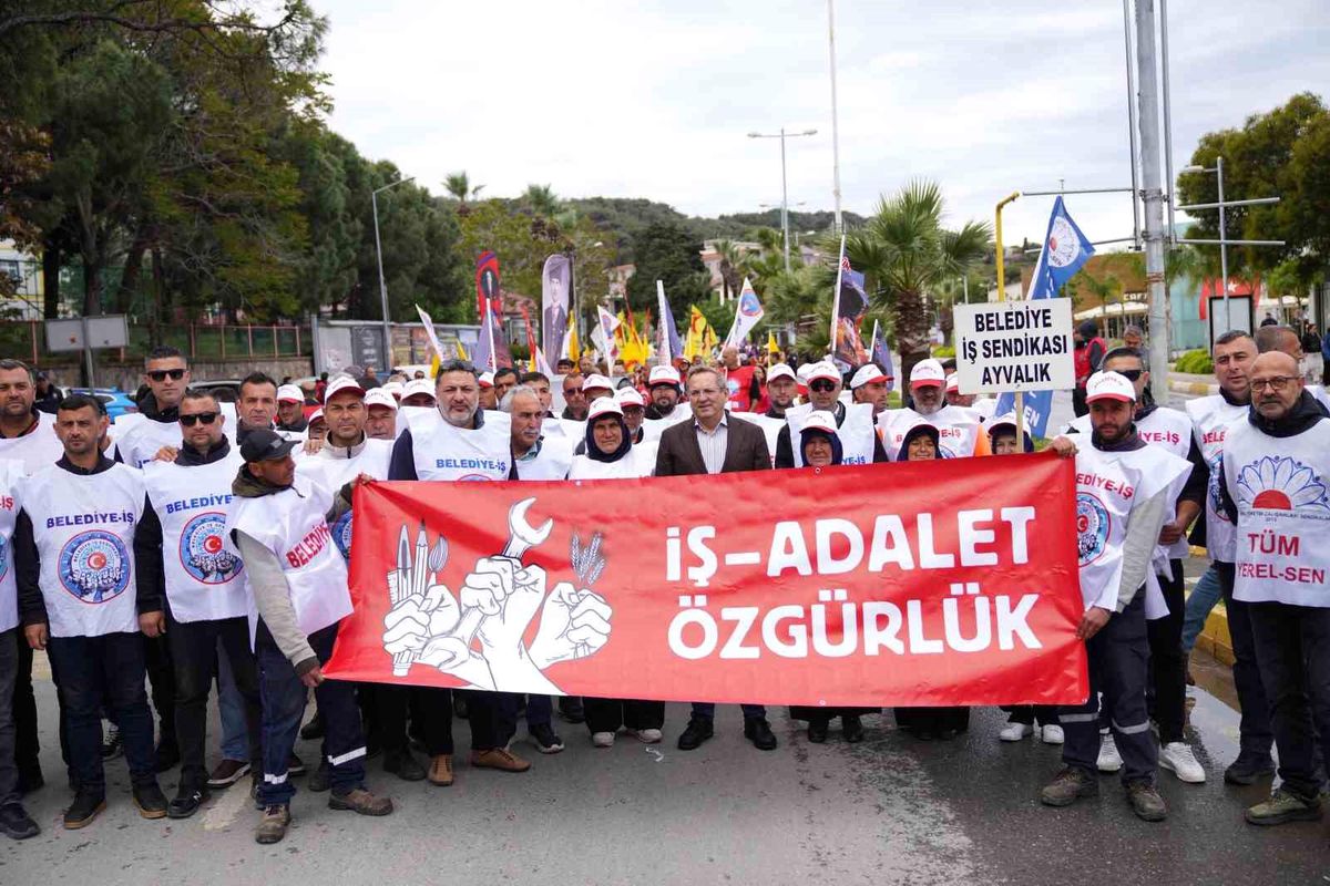Ayvalık\'ta 1 Mayıs coşkusu