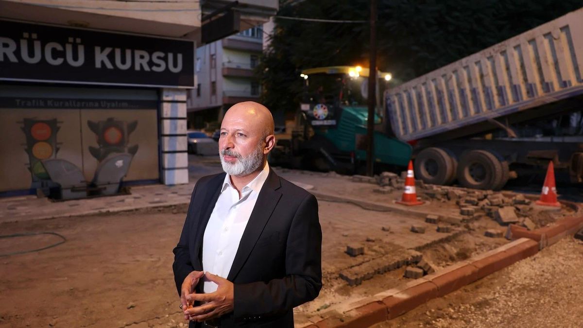 Başkan Çolakbayrakdar; "Gece gündüz çalışıyor, şehri geleceğe hazırlıyoruz"