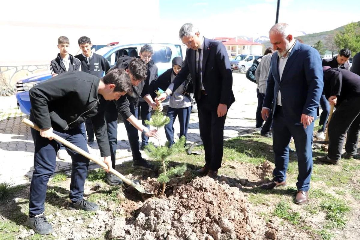 Bayburt\'ta Fidan Dikim Etkinliği