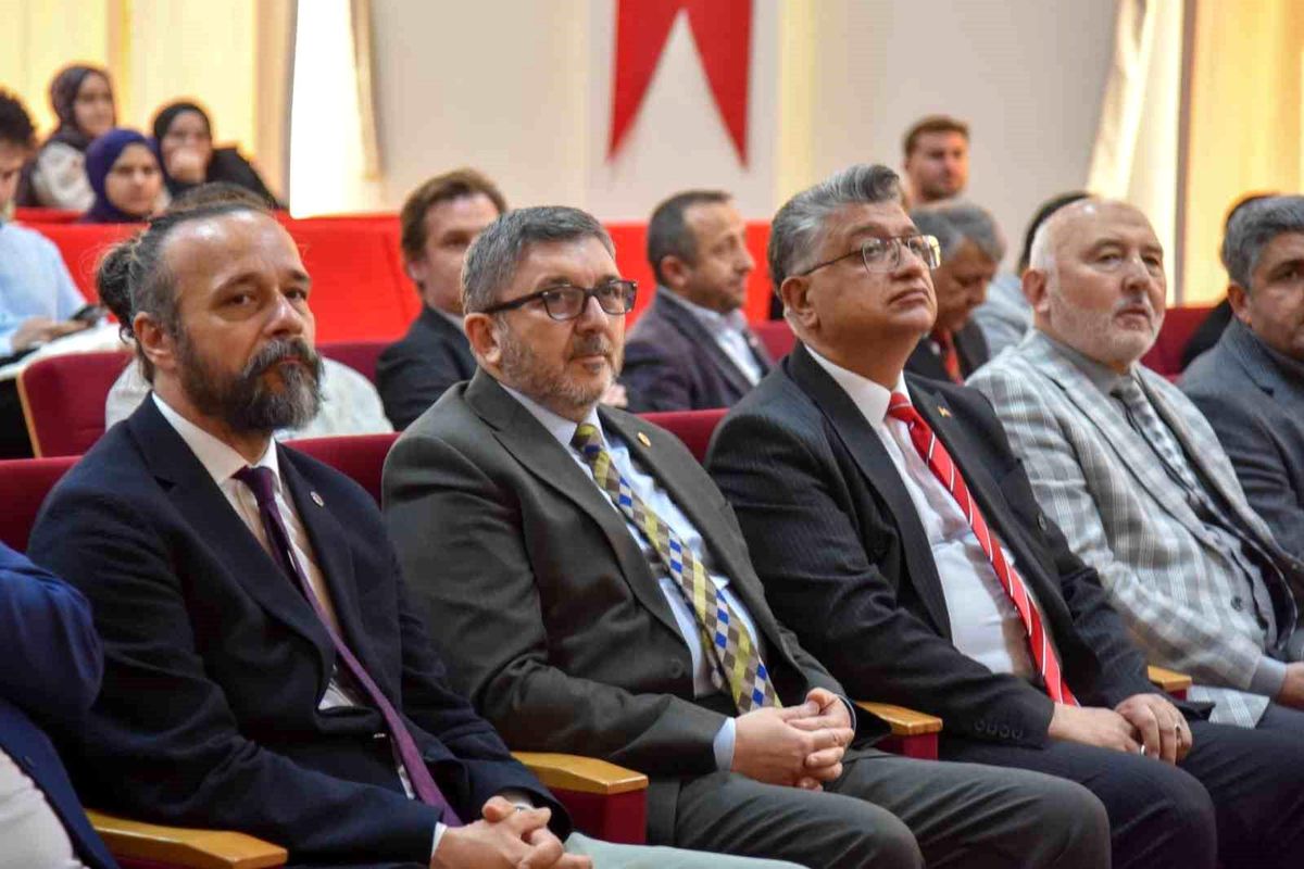 Osmanlı\'nın Son Yüzyılı Konferansı BŞEÜ\'de