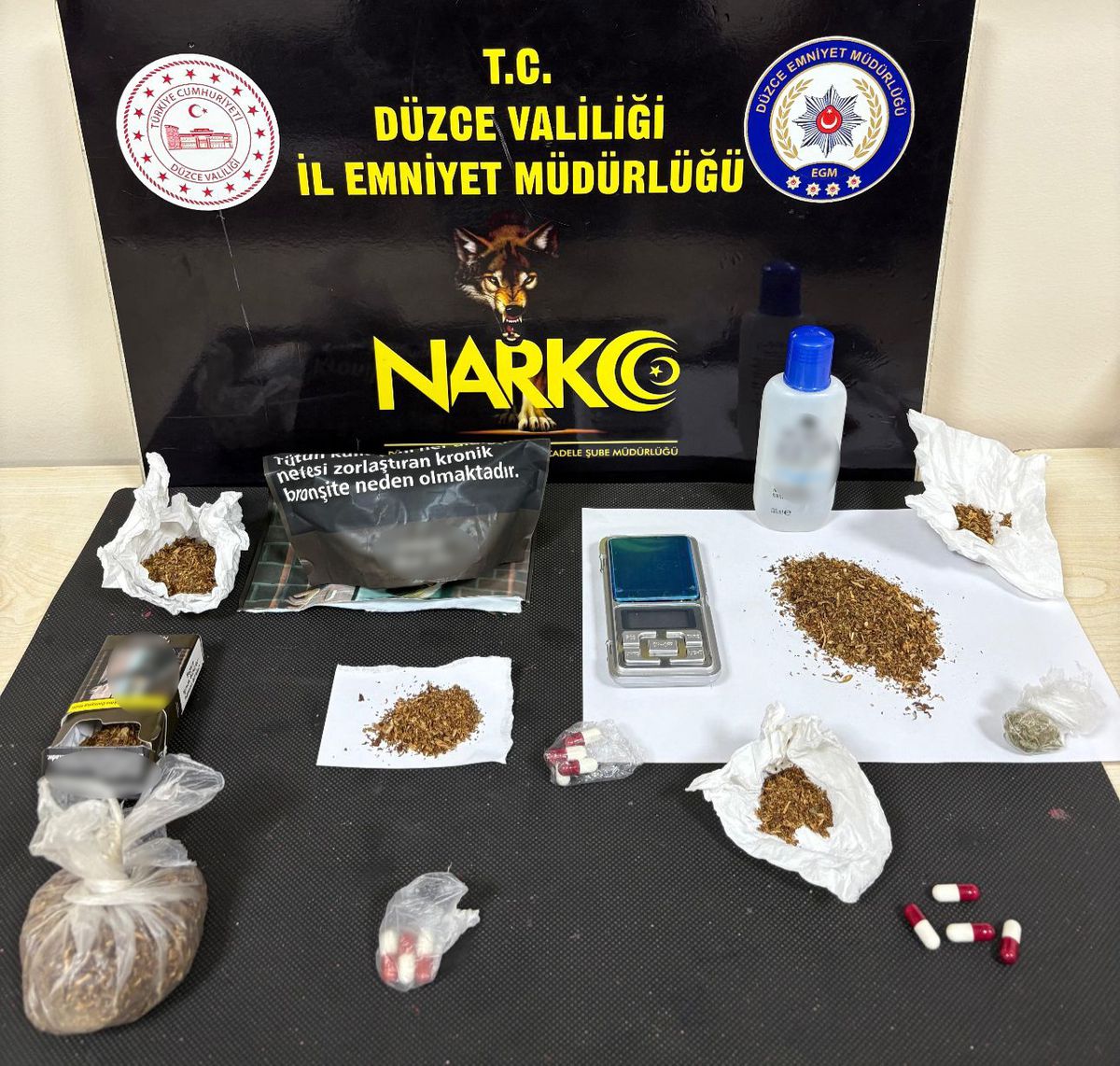 Düzce\'de Uyuşturucu Operasyonu: 4 Gözaltı, 3 Tutuklama