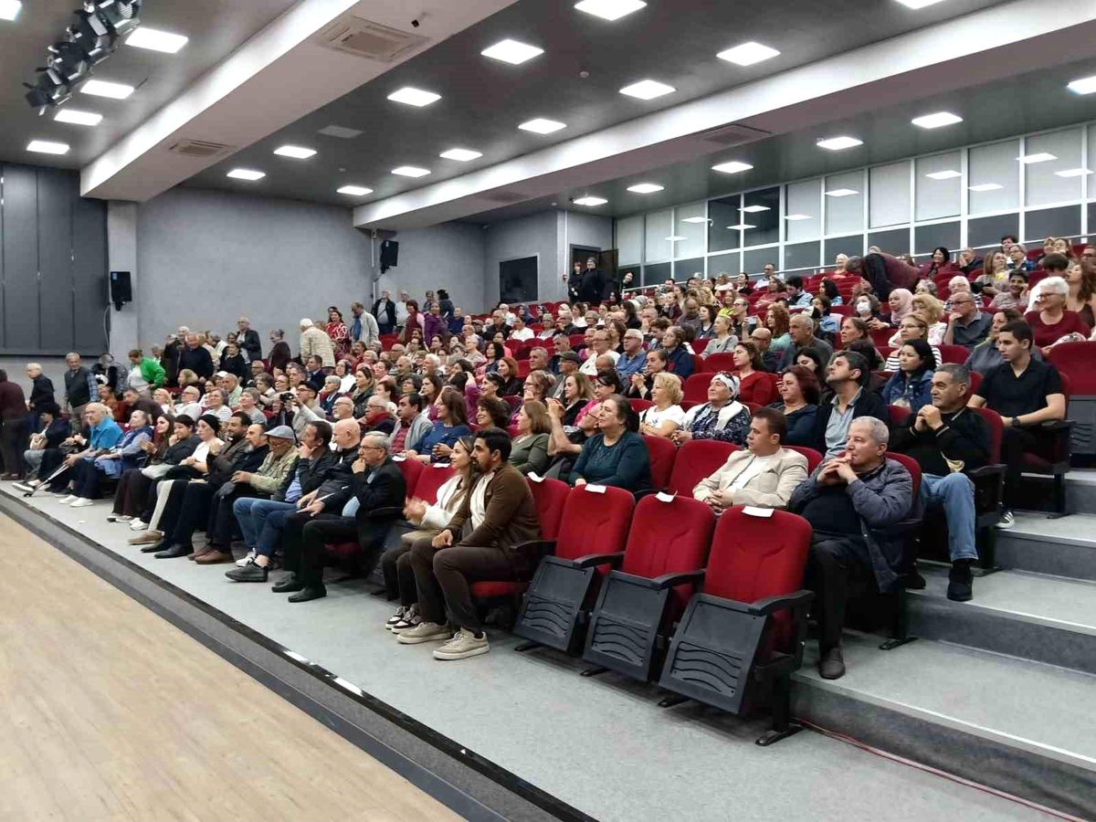 Gömeç\'te Bahara Merhaba Konseri Coşturdu