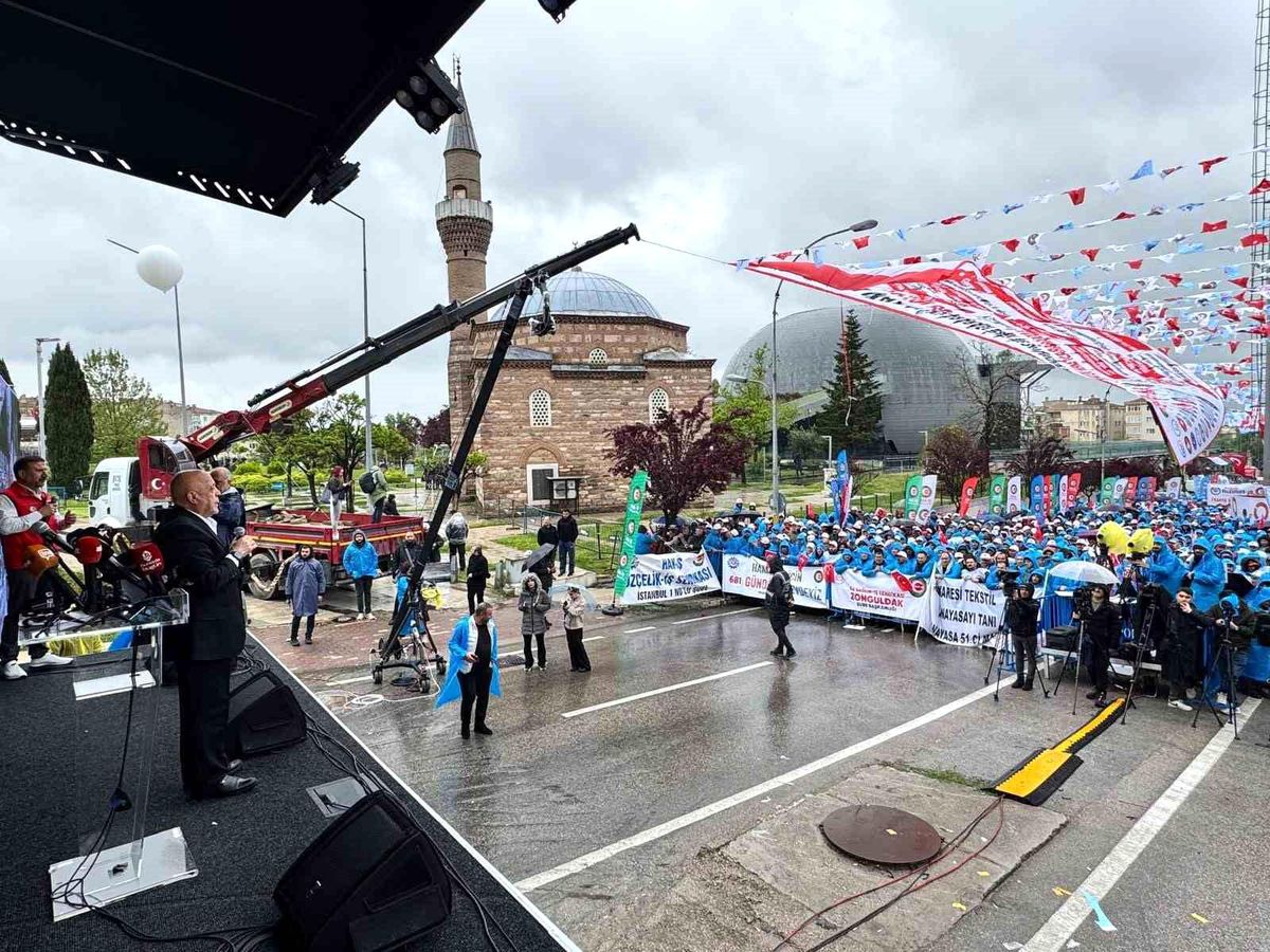 HAK-İŞ Başkanı Arslan: "Türkiye\'nin bütün meydanları Taksim Meydanı\'dır"