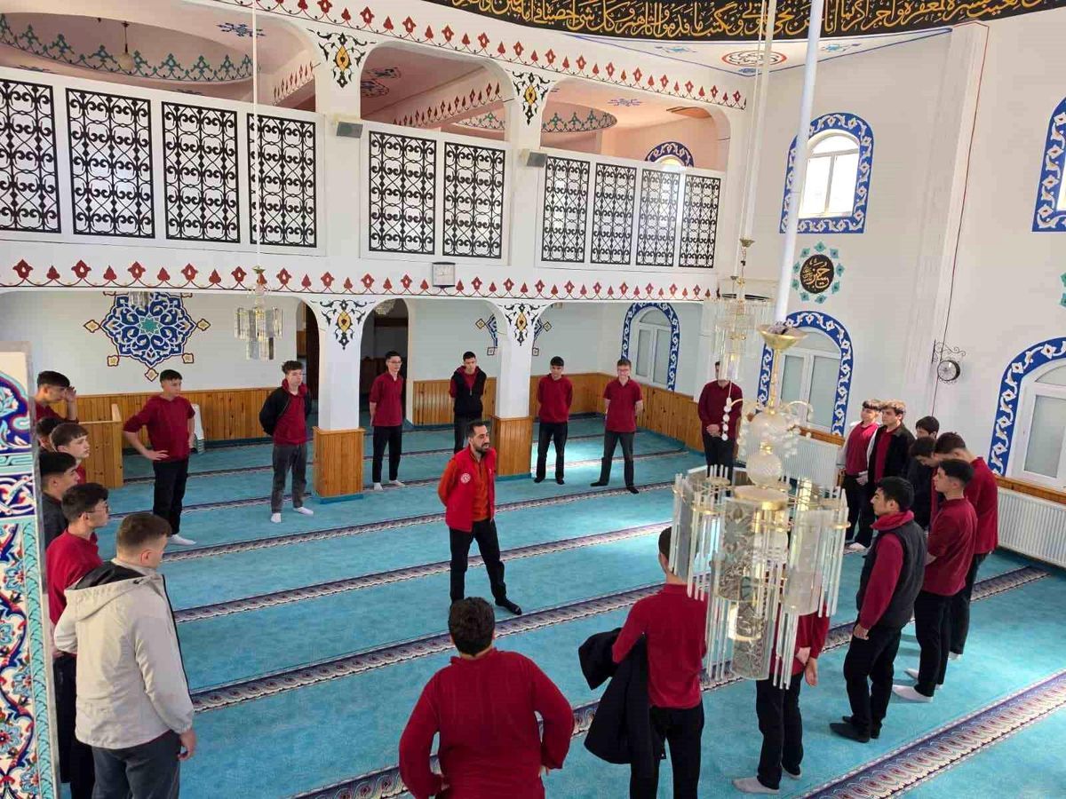 Hisarcık\'ta Cami Şenliği Düzenlendi