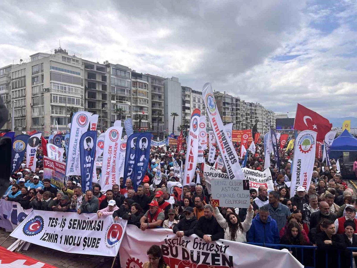 İzmir\'de 1 Mayıs coşkuyla kutlandı