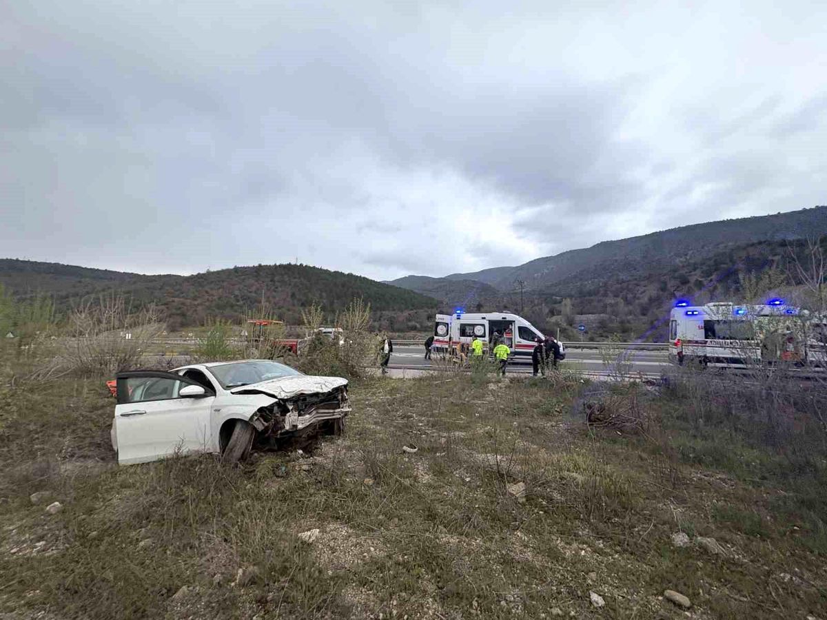 Kastamonu\'da Otomobil Su Kanalına Düştü