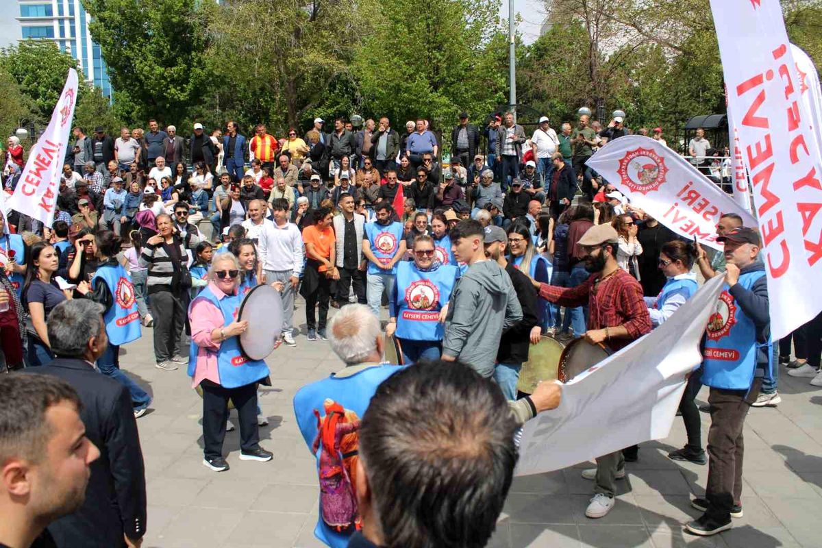 Kayseri\'de 1 Mayıs Coşkusu