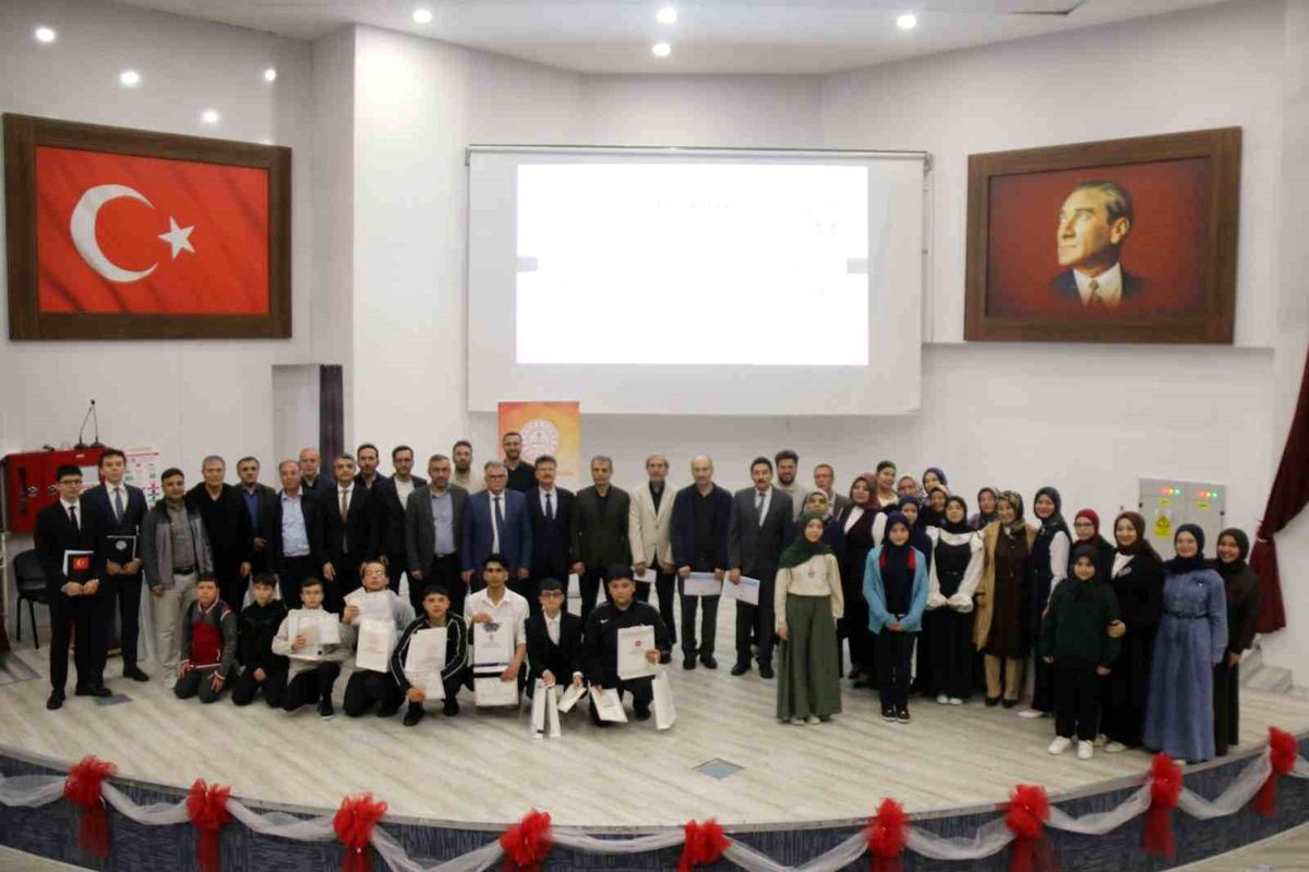 Kütahya\'da Kur\'an-ı Kerim Okuma Yarışması Düzenlendi