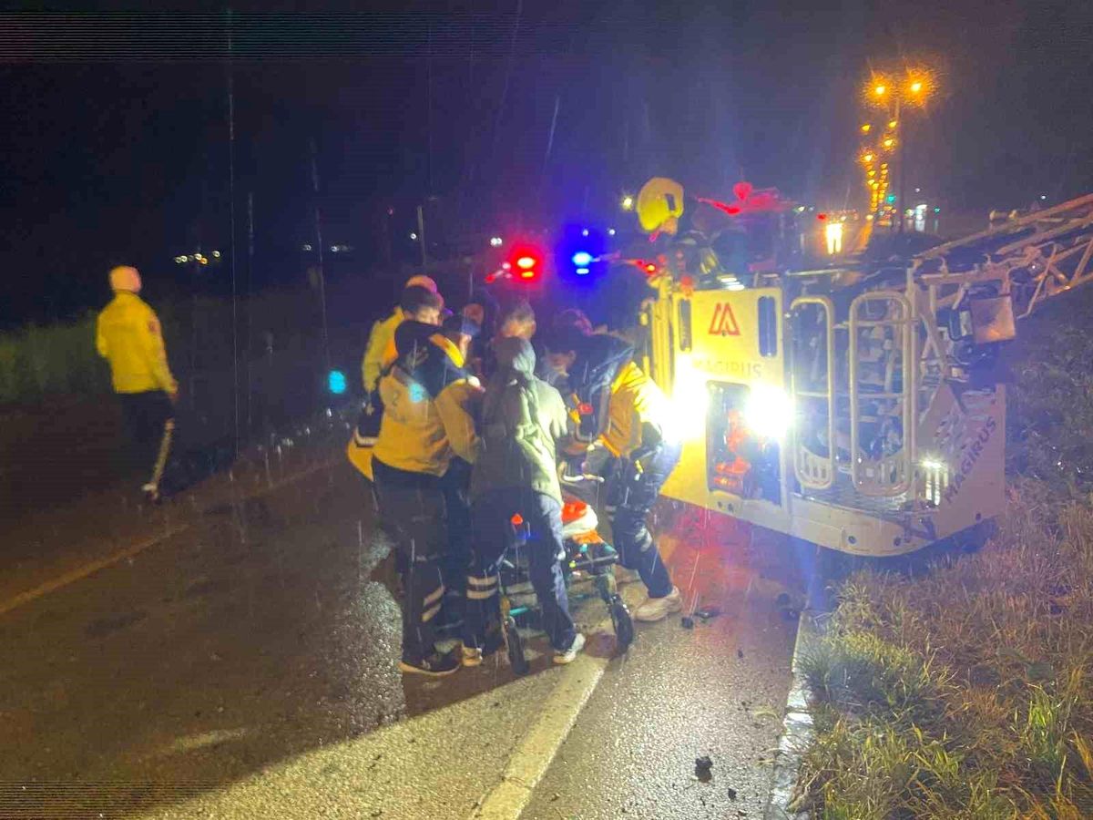 Balıkesir\'de Yolcu Otobüsü Devrildi: 3 Ölü