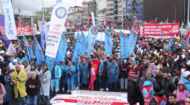 Kadıköy'de 1 Mayıs kutlamalarına katılan Özgür Özel: Seneye Taksim'deyiz