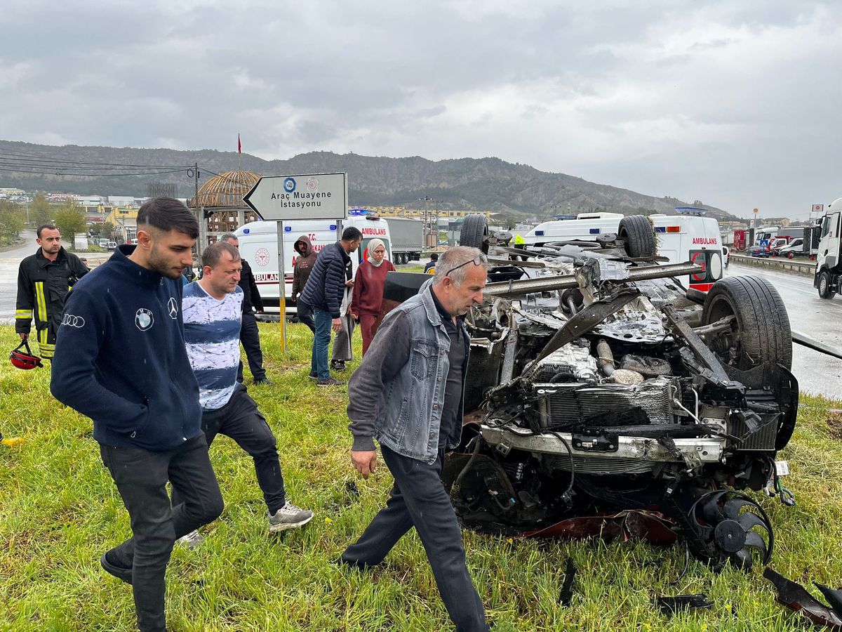 Tosya\'da Trafik Kazası: 4 Yaralı