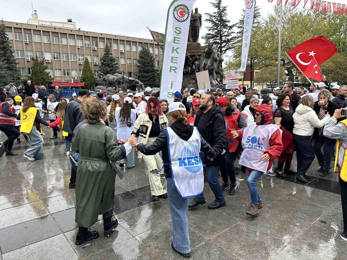 Uşak\'ta 1 Mayıs Emek ve Dayanışma Günü etkinliklerle kutlandı