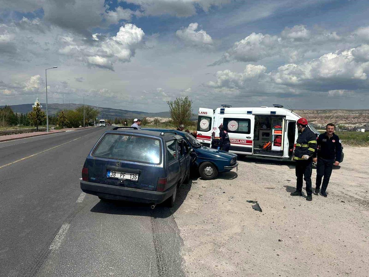 Nevşehir\'de Otomobil Kazası: 4 Yaralı