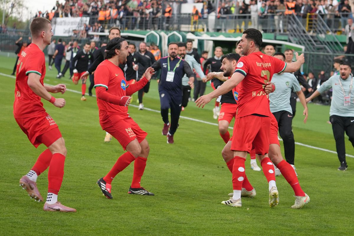 Amedspor tarihinde ilk kez Süper Lig\'e yükseldi