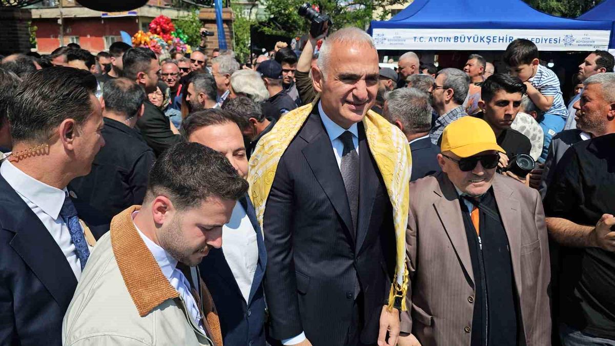 Bakan Ersoy, İsabeyli Festivali’ne katıldı