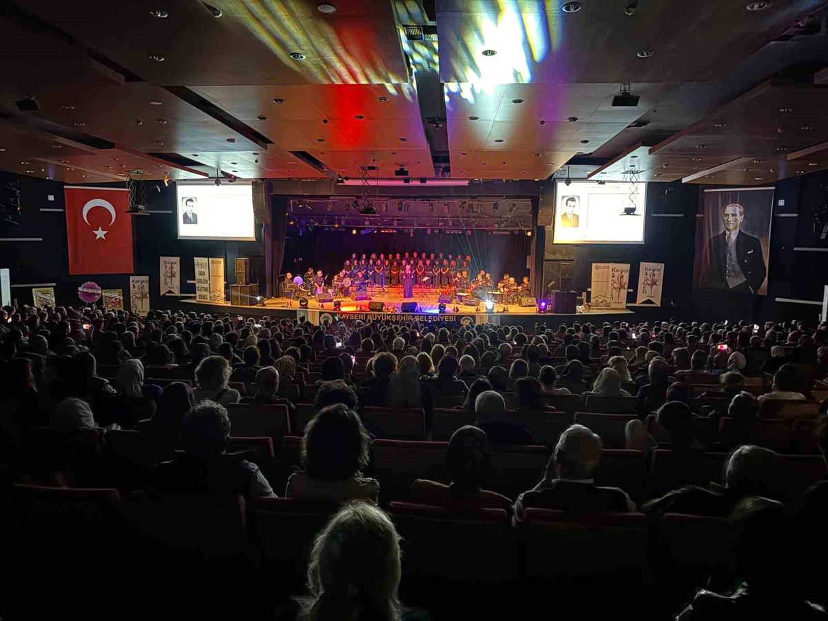 "Bir Türkü, Bin Duygu" temalı konserin ilki Kayseri\'de yapıldı
