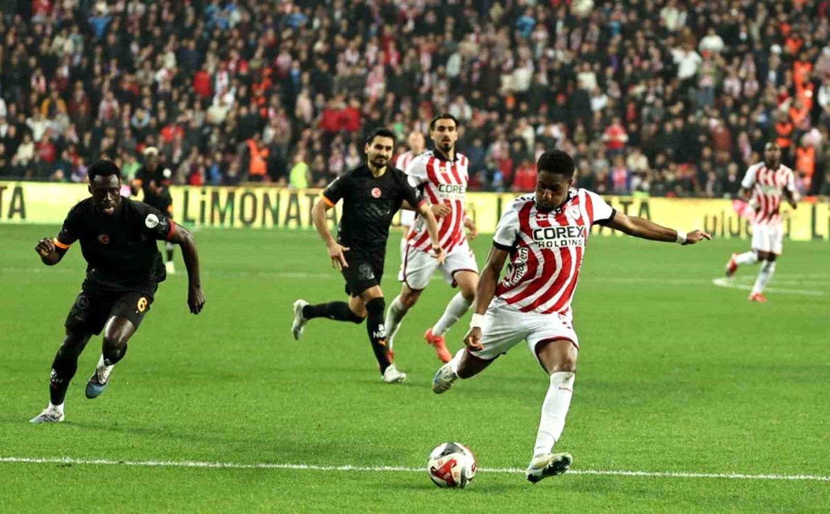 Galatasaray Samsunspor\'a 4-1 Yenildi