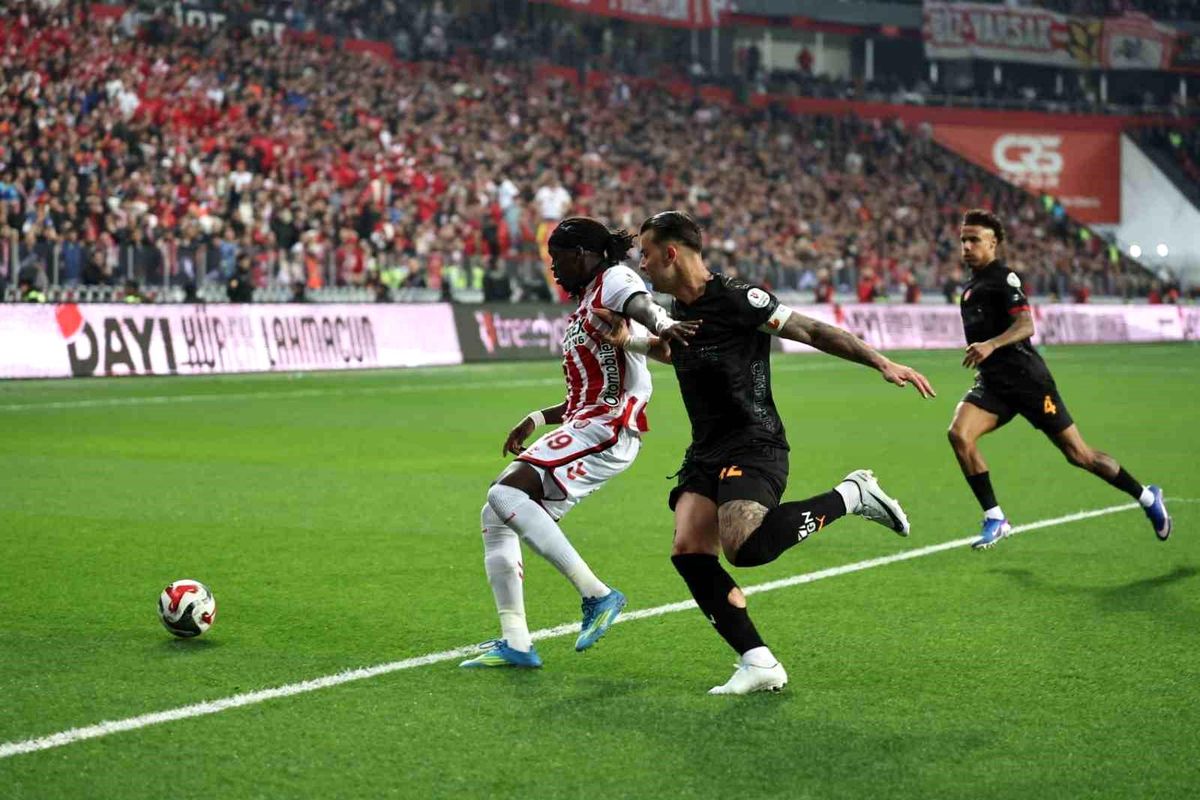 Galatasaray Deplasmanda 4. Mağlubiyetini Aldı