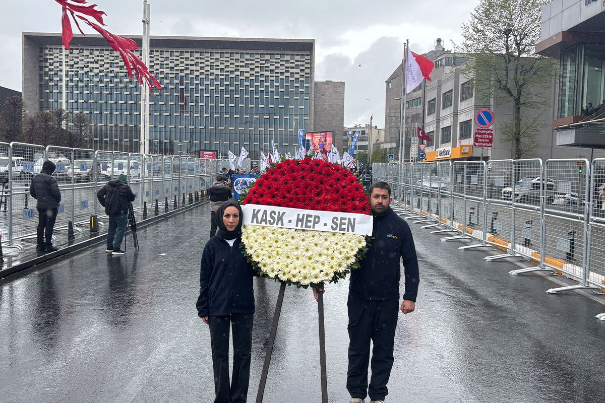 HEP-SEN 1 Mayıs\'ı Taksim\'de kutladı
