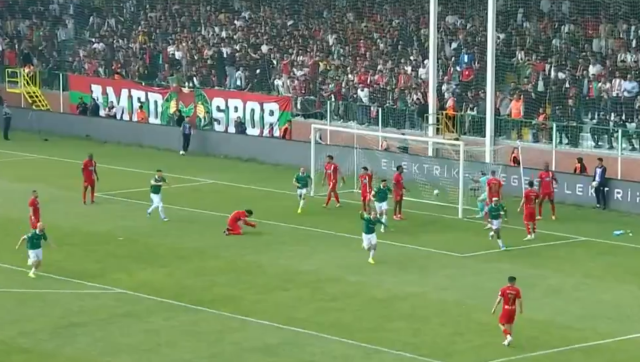 Iğdır FK'da Güray Vural, Amedspor'a kornerden gol attı