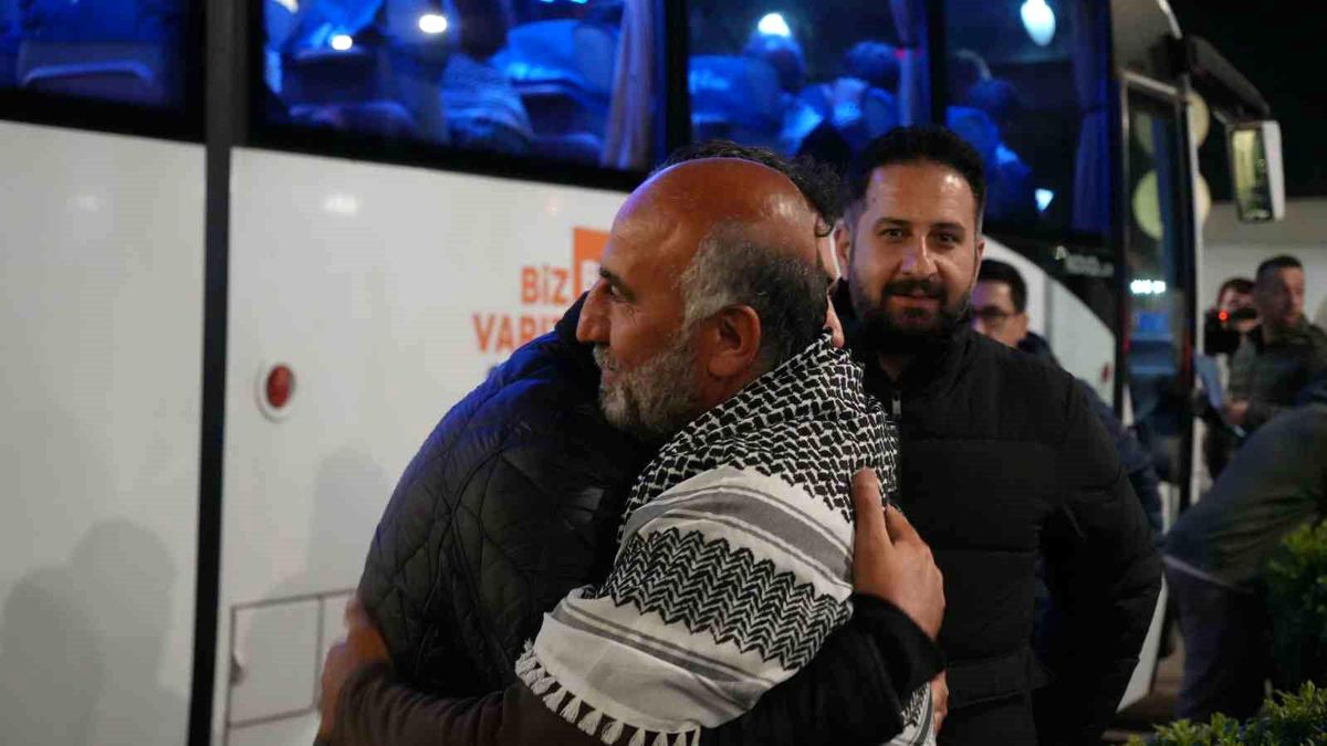 Küresel Sumud Filosu Aktivistleri İstanbul\'a İndi