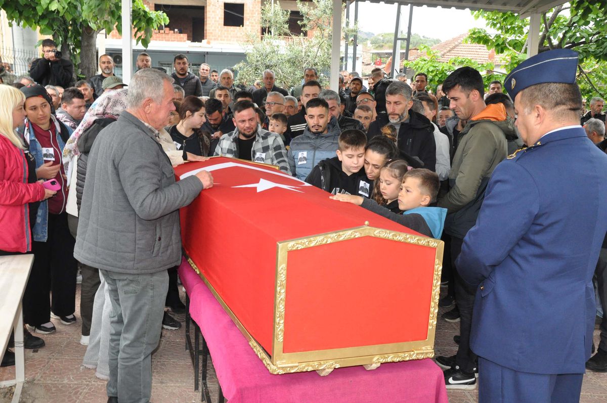 Cenazesi Toprağa Verildi